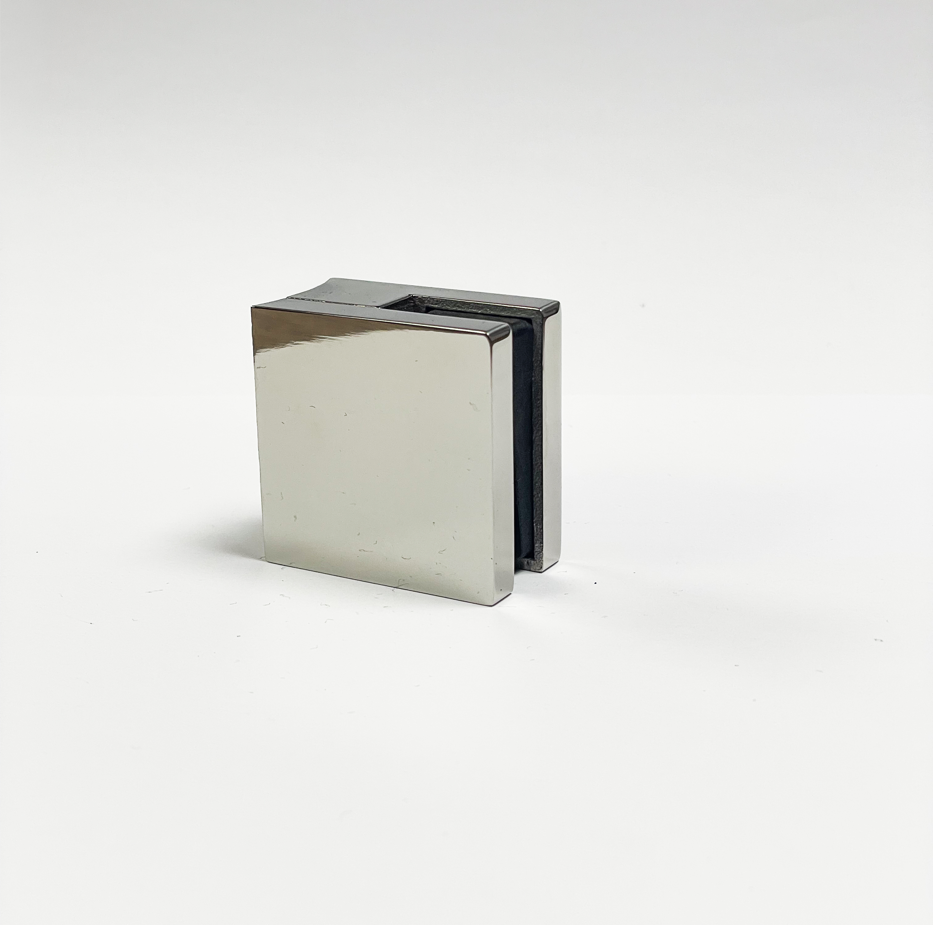 Clip Curvo para Vidrio de 42mm Pulido